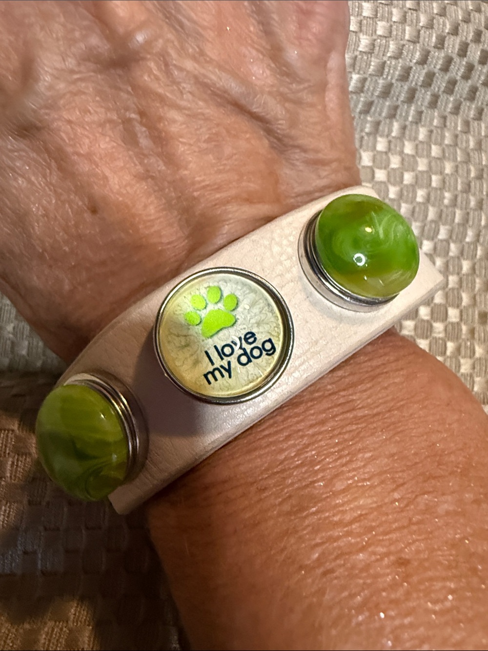 Snap White Bracelet with Lime Green Paw and Glass Snaps